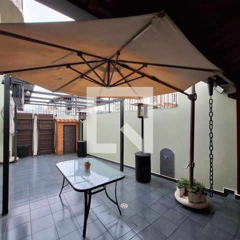 Casa à venda com 207m², 3 quartos e 5 vagas Casa à venda com 207m², 3 quartos e 5 vagasQuintal