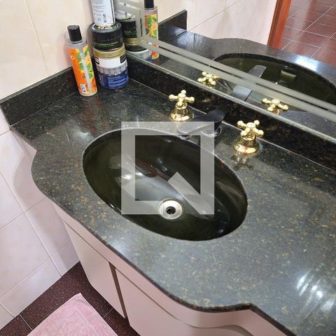 Casa à venda com 207m², 3 quartos e 5 vagas Casa à venda com 207m², 3 quartos e 5 vagasBanheiro de serviço