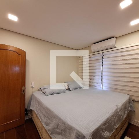 Casa à venda com 207m², 3 quartos e 5 vagas Casa à venda com 207m², 3 quartos e 5 vagasQuarto 1