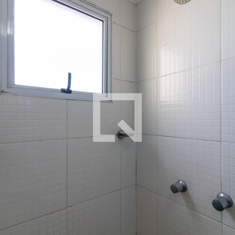 Apartamento à venda com 45m², 2 quartos e 1 vaga Apartamento à venda com 45m², 2 quartos e 1 vagaBanheiro