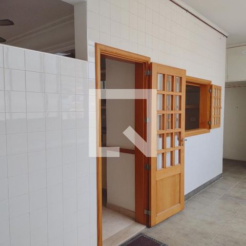 Apartamento à venda com 243m², 3 quartos e 2 vagasÁrea de Serviço