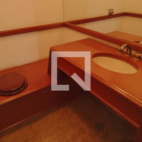 Apartamento à venda com 243m², 3 quartos e 2 vagasBanheiro