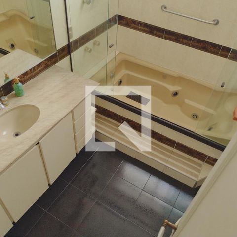 Apartamento à venda com 243m², 3 quartos e 2 vagasBanheiro do Quarto 4