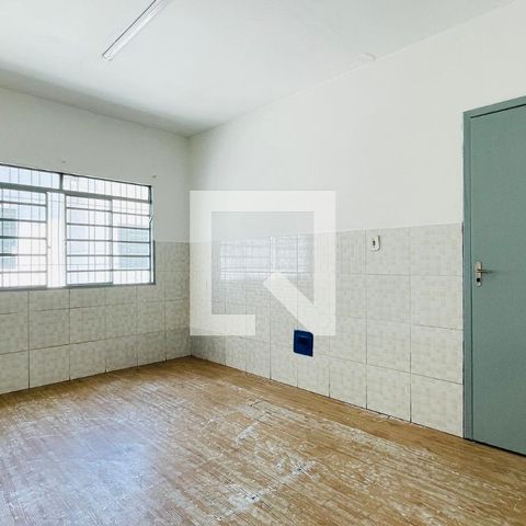 Casa à venda com 250m², 3 quartos e 3 vagas Casa à venda com 250m², 3 quartos e 3 vagasQuarto 2