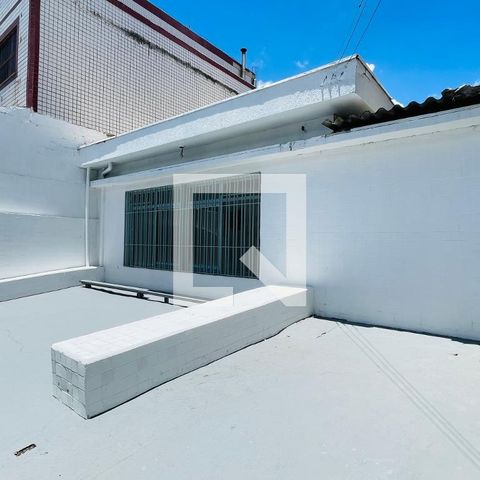 Casa à venda com 250m², 3 quartos e 3 vagas Casa à venda com 250m², 3 quartos e 3 vagasGaragem