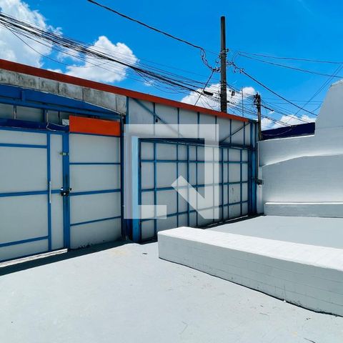 Casa à venda com 250m², 3 quartos e 3 vagas Casa à venda com 250m², 3 quartos e 3 vagasGaragem