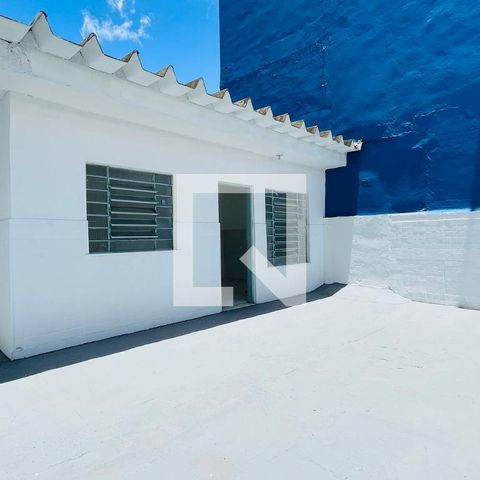 Casa à venda com 250m², 3 quartos e 3 vagas Casa à venda com 250m², 3 quartos e 3 vagasÁrea externa