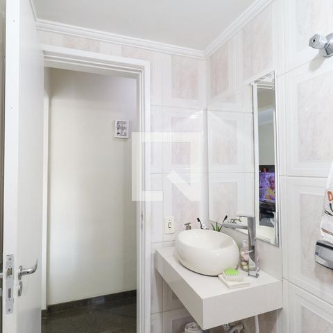 Apartamento à venda com 79m², 2 quartos e 1 vaga Apartamento à venda com 79m², 2 quartos e 1 vagaBanheiro