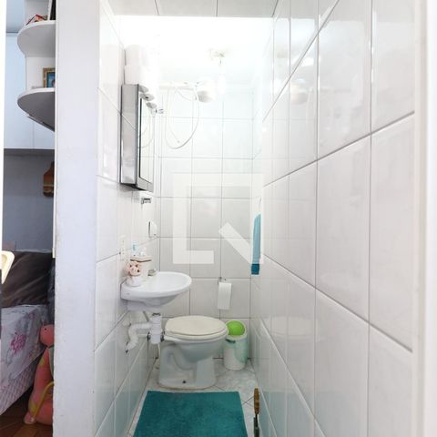 Apartamento à venda com 79m², 2 quartos e 1 vaga Apartamento à venda com 79m², 2 quartos e 1 vagaBanheiro / Quarto de serviço