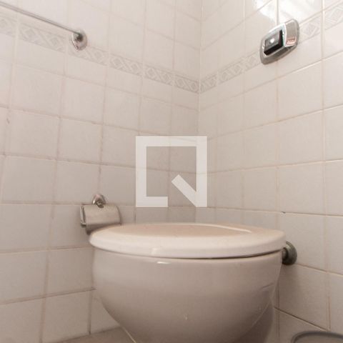 Casa à venda com 220m², 3 quartos e 2 vagasBanheiro da Suíte