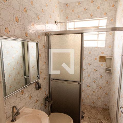 Casa à venda com 220m², 3 quartos e 2 vagasBanheiro