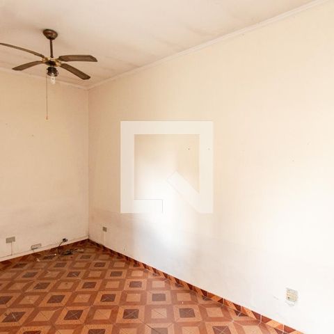 Casa à venda com 220m², 3 quartos e 2 vagasSuíte