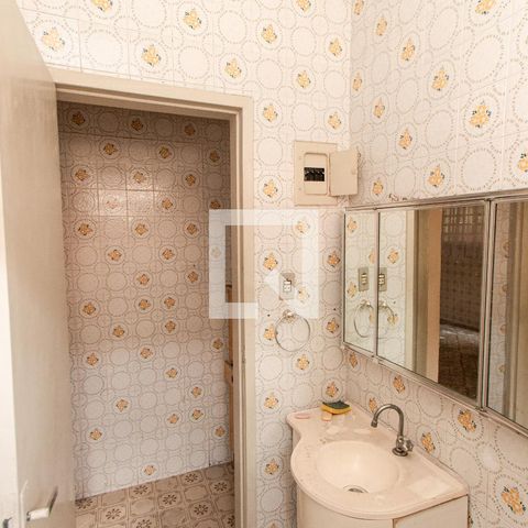 Casa à venda com 220m², 3 quartos e 2 vagasBanheiro