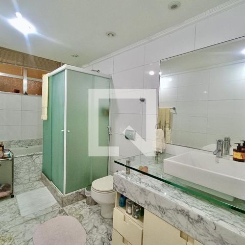 Apartamento para alugar com 181m², 3 quartos e 1 vaga Apartamento para alugar com 181m², 3 quartos e 1 vagaBanheiro social 1