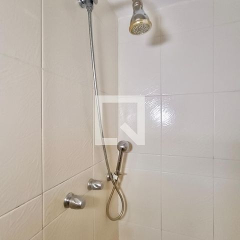 Apartamento para alugar com 181m², 3 quartos e 1 vaga Apartamento para alugar com 181m², 3 quartos e 1 vagaBanheiro social 2