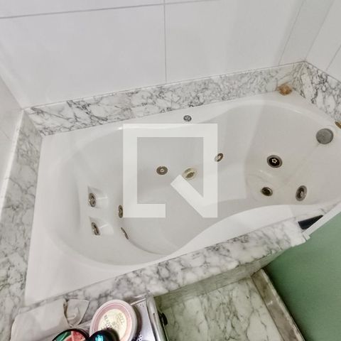 Apartamento para alugar com 181m², 3 quartos e 1 vaga Apartamento para alugar com 181m², 3 quartos e 1 vagaBanheiro social 1