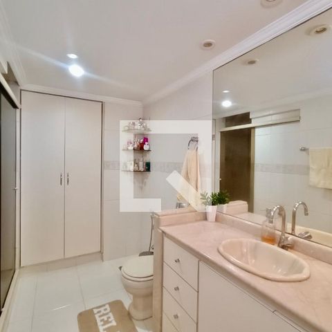 Apartamento para alugar com 181m², 3 quartos e 1 vaga Apartamento para alugar com 181m², 3 quartos e 1 vagaBanheiro social 2