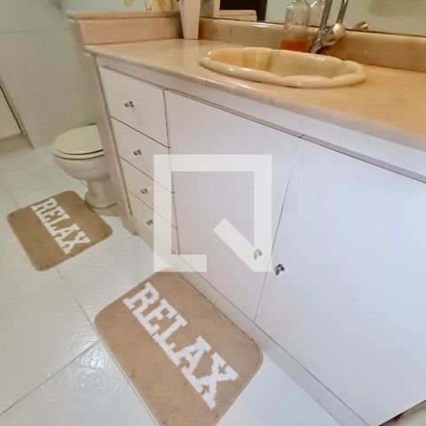 Apartamento para alugar com 181m², 3 quartos e 1 vaga Apartamento para alugar com 181m², 3 quartos e 1 vagaBanheiro social 2