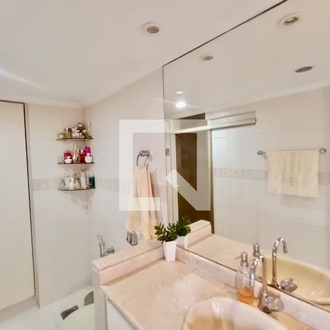 Apartamento para alugar com 181m², 3 quartos e 1 vaga Apartamento para alugar com 181m², 3 quartos e 1 vagaBanheiro social 2