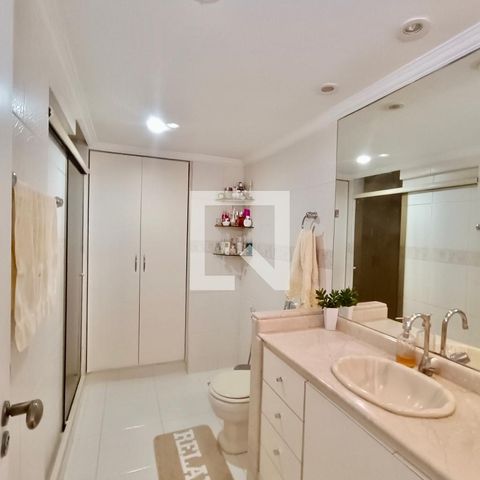 Apartamento para alugar com 181m², 3 quartos e 1 vaga Apartamento para alugar com 181m², 3 quartos e 1 vagaBanheiro social 2