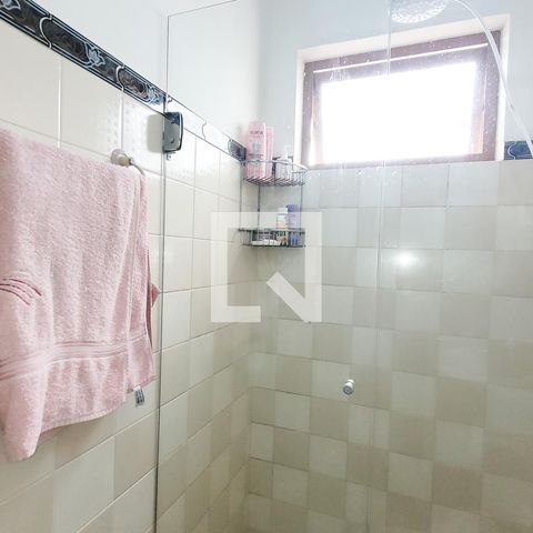 Casa à venda com 190m², 5 quartos e 3 vagasBanheiro 2