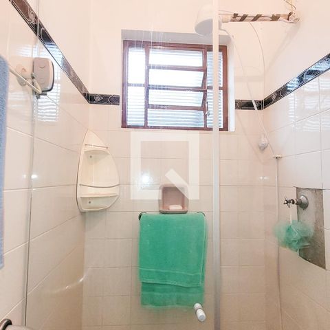 Casa à venda com 190m², 5 quartos e 3 vagasBanheiro 1