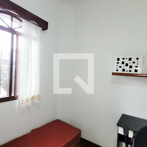 Casa à venda com 190m², 5 quartos e 3 vagasEscritório/Quarto