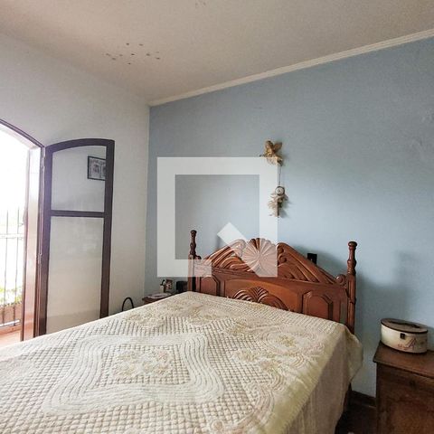 Casa à venda com 190m², 5 quartos e 3 vagasSuite