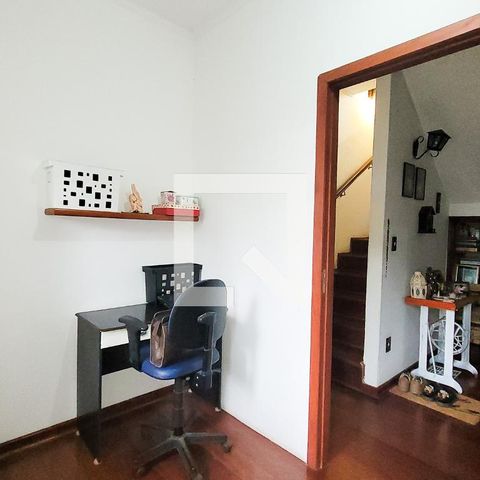 Casa à venda com 190m², 5 quartos e 3 vagasEscritório/Quarto