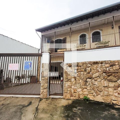 Casa à venda com 190m², 5 quartos e 3 vagasFachada