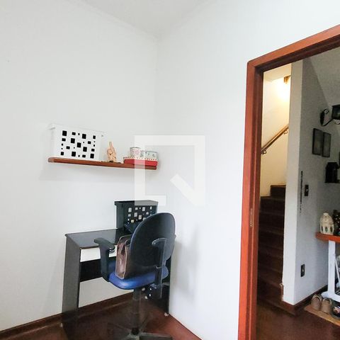 Casa à venda com 190m², 5 quartos e 3 vagasEscritório/Quarto