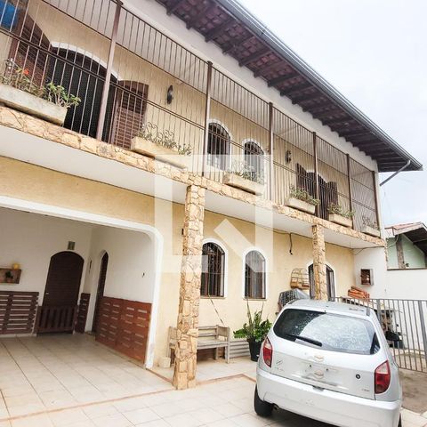 Casa à venda com 190m², 5 quartos e 3 vagasGaragem