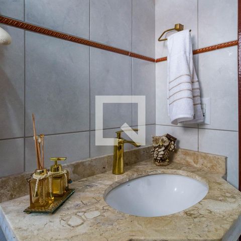 Casa à venda com 138m², 3 quartos e 2 vagas Casa à venda com 138m², 3 quartos e 2 vagasBanheiro