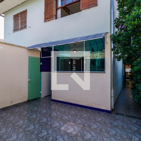 Casa à venda com 138m², 3 quartos e 2 vagas Casa à venda com 138m², 3 quartos e 2 vagasQuintal