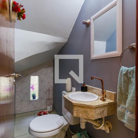 Casa à venda com 138m², 3 quartos e 2 vagas Casa à venda com 138m², 3 quartos e 2 vagasLavabo