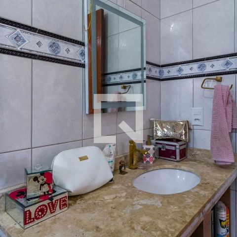 Casa à venda com 138m², 3 quartos e 2 vagas Casa à venda com 138m², 3 quartos e 2 vagasBanheiro suíte