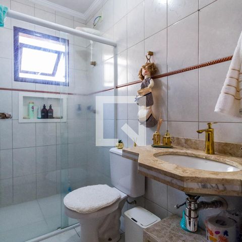 Casa à venda com 138m², 3 quartos e 2 vagas Casa à venda com 138m², 3 quartos e 2 vagasBanheiro