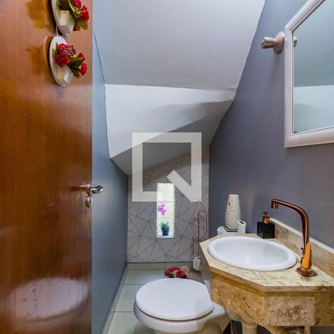 Casa à venda com 138m², 3 quartos e 2 vagas Casa à venda com 138m², 3 quartos e 2 vagasLavabo