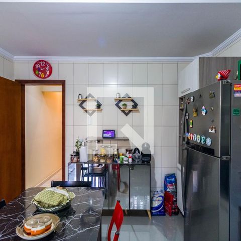 Casa à venda com 138m², 3 quartos e 2 vagas Casa à venda com 138m², 3 quartos e 2 vagasCozinha