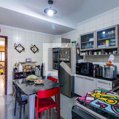 Casa à venda com 138m², 3 quartos e 2 vagas Casa à venda com 138m², 3 quartos e 2 vagasCozinha