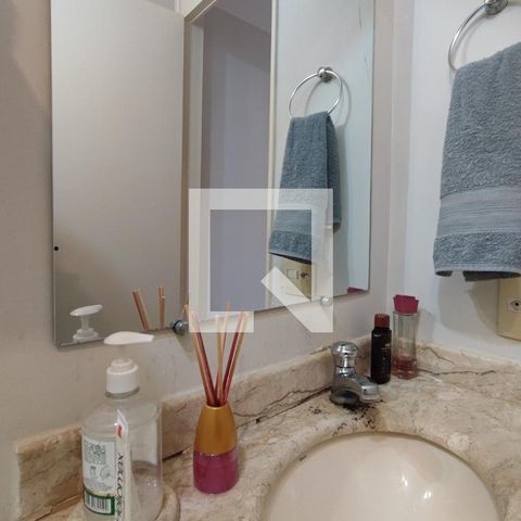 Apartamento à venda com 47m², 2 quartos e 1 vaga Apartamento à venda com 47m², 2 quartos e 1 vagaBanheiro