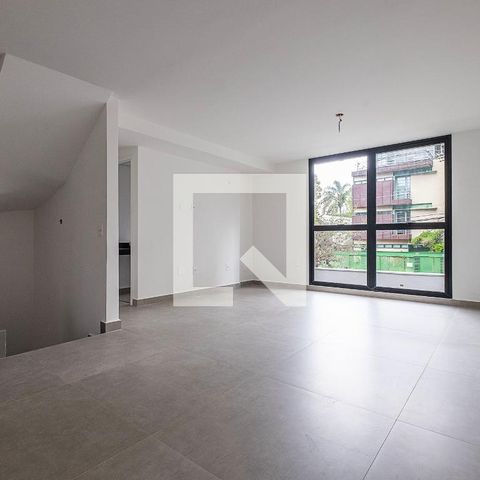 Casa de condomínio à venda com 226m², 3 quartos e 3 vagasSala