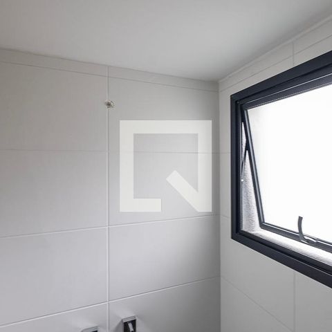 Casa de condomínio à venda com 226m², 3 quartos e 3 vagasSuíte