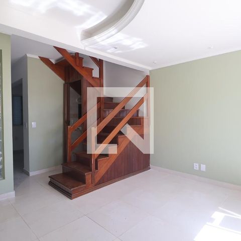 Casa de condomínio à venda com 88m², 2 quartos e 2 vagasSala