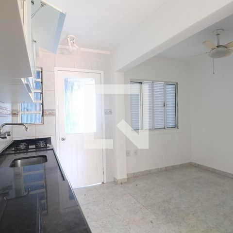 Casa de condomínio à venda com 88m², 2 quartos e 2 vagasCozinha - Armários