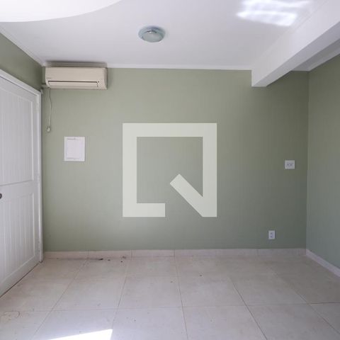 Casa de condomínio à venda com 88m², 2 quartos e 2 vagasSala