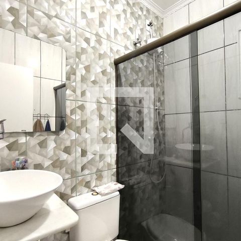 Casa à venda com 180m², 3 quartos e 2 vagas Casa à venda com 180m², 3 quartos e 2 vagasBanheiro