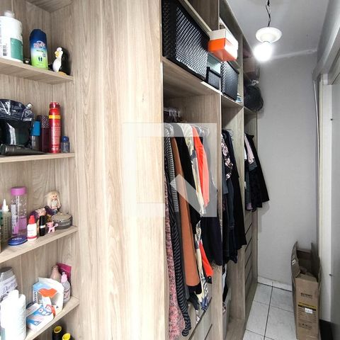 Casa à venda com 180m², 3 quartos e 2 vagas Casa à venda com 180m², 3 quartos e 2 vagasCloset - Quarto 1