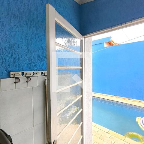 Casa à venda com 180m², 3 quartos e 2 vagas Casa à venda com 180m², 3 quartos e 2 vagasÁrea de Serviço