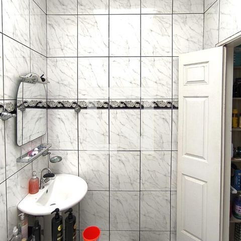Casa à venda com 180m², 3 quartos e 2 vagas Casa à venda com 180m², 3 quartos e 2 vagasBanheiro - Quarto 1
